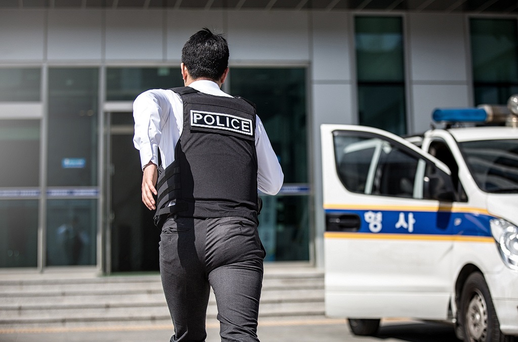 Korean police detectives